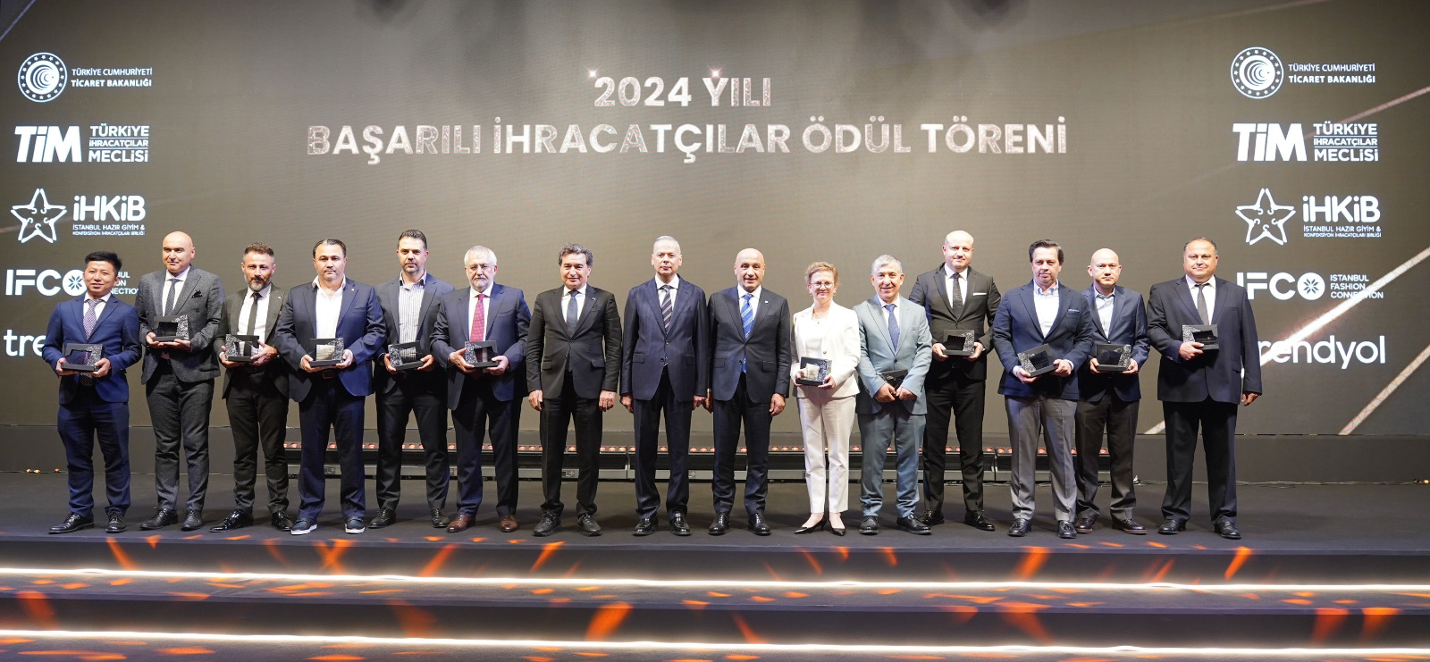 Hazır giyimde 17,9 milyon dolarlık  ihracatın şampiyonları ödüllerini aldı