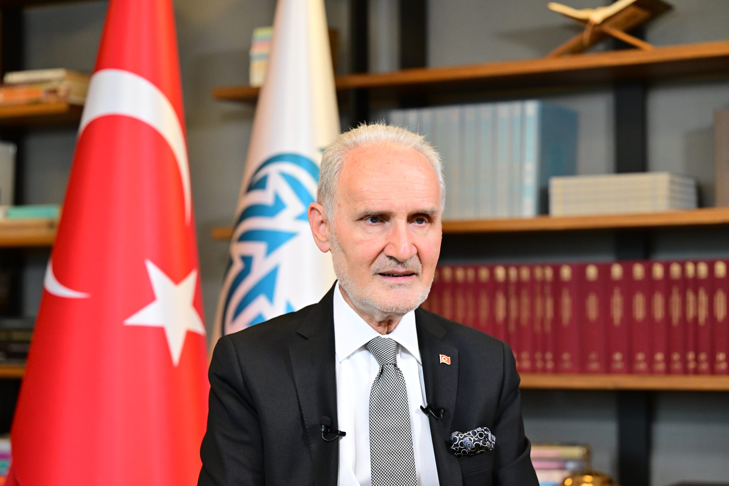 Türkiye mutlaka üretimle büyüyen bir ülke olmak zorunda