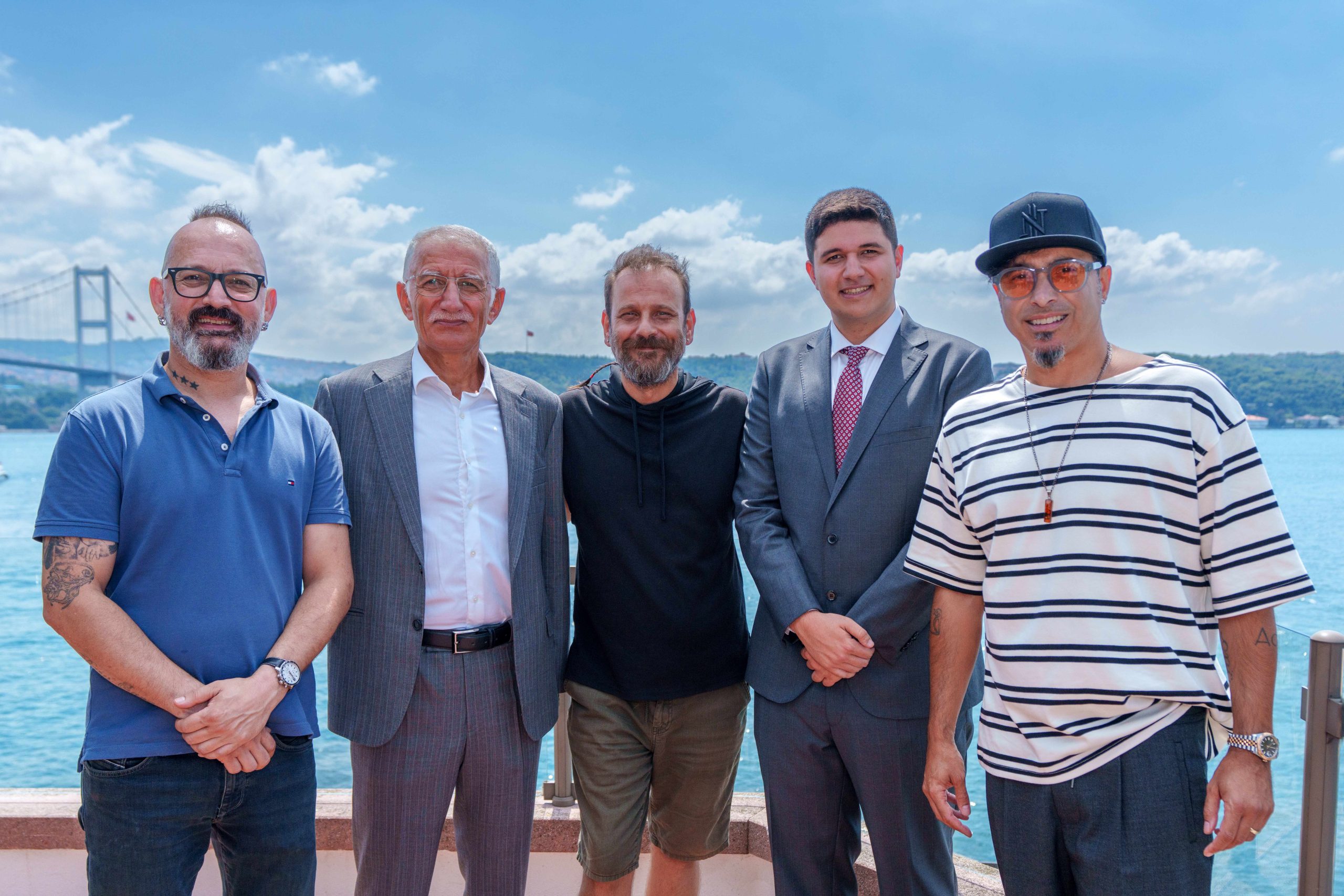 Uyumsoft’un 29 yıllık teknoloji yolculuğu maNga’nın müziğiyle buluştu